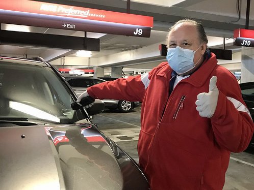 Avis Safety Pledge Thumbs Up